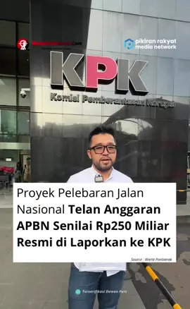 Lembaga Investigasi Badan Advokasi Penyelamat Aset Negara (LI BAPAN) resmi melaporkan dugaan tindak pidana korupsi dalam proyek pelebaran jalan Nasional di Mempawah ke Komisi Pemberantasan Korupsi (KPK) pada Rabu (21/5). Laporan tersebut terkait penggunaan dana Anggaran APBN senilai Rp250 miliar. Dalam keterangan persnya di Gedung Merah Putih KPK, kepala LI BAPAN Stevanus Febyan Babaro menyatakan bahwa laporan ini disertai dengan tantangan terbuka kepada KPK untuk segera melakukan penyelidikan, penyidikan, dan proses hukum sesuai ketentuan yang berlaku. “Kami ingin melihat bukti nyata bahwa KPK tidak tebang pilih dalam menegakkan hukum. Jangan sampai ada anggapan bahwa kasus seperti Jalan Nasional di Mempawah yang menyeret nama Pak Ria Norsan hanya ditangani karena pesanan atau resistensi politik,” tegas Kepala LI BAPAN Kalbar. Sebagai perbandingan, LI BAPAN menyinggung kasus Jalan Sekabu yang telah berusia 10 tahun dan hanya melibatkan anggaran sebesar Rp65 miliar, namun tetap diungkap oleh KPK.  Dengan nilai proyek lebih besar 250 Milyar dan masih tergolong baru, LI BAPAN berharap KPK menunjukkan keseriusannya menangani dugaan korupsi Jalan Nasional yang berada di Mempawah. “Masyarakat menunggu aksi nyata dari KPK. Jangan biarkan kepercayaan publik terhadap penegakan hukum terkikis,” Jelasnya. Laporan ini sudah diterima langsung oleh petugas layanan pengaduan masyarakat di KPK.  LI BAPAN menyatakan akan terus mengawal proses hukum ini dan siap memberikan dukungan data tambahan bila dibutuhkan. (DB) #wartapontianak #pikiranrakyatmedianetwork 