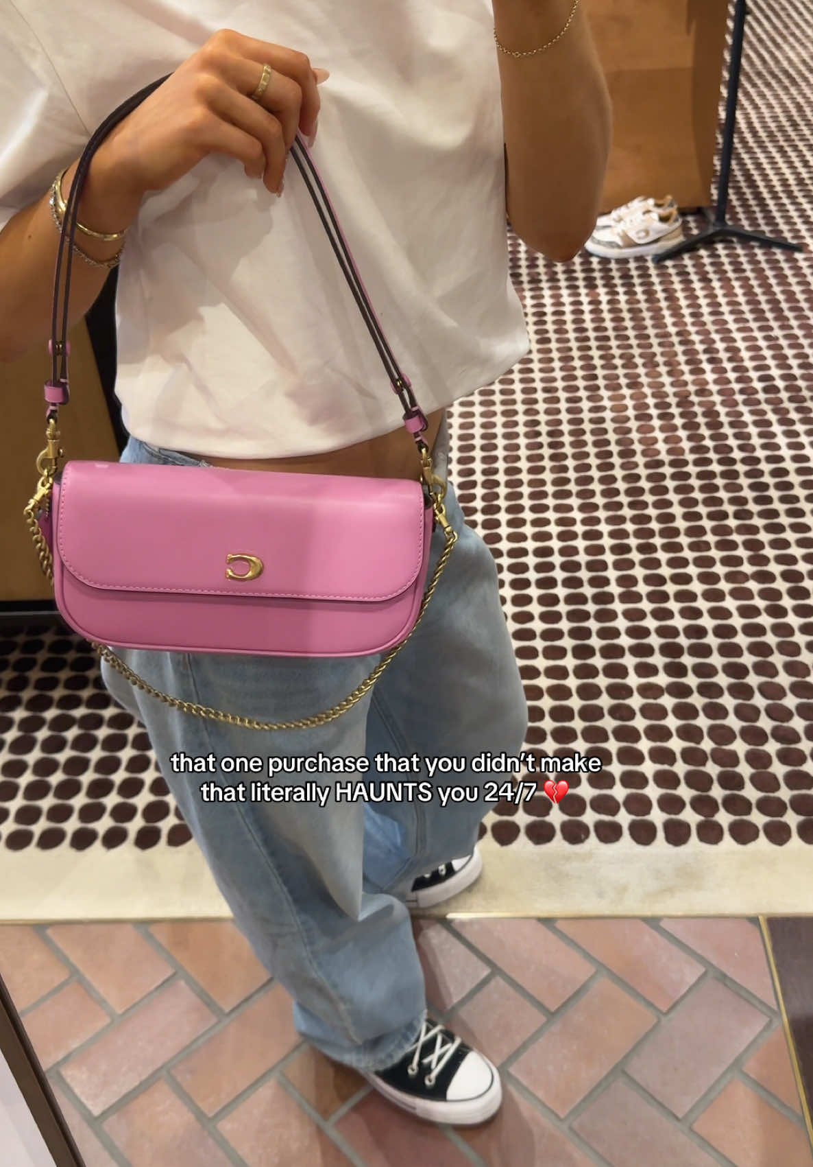 someone tell me I should go back & buy this pink coach bag? 💗💅🏼✨ #girlythings #girlygirl #pinkaesthetic #shopping 