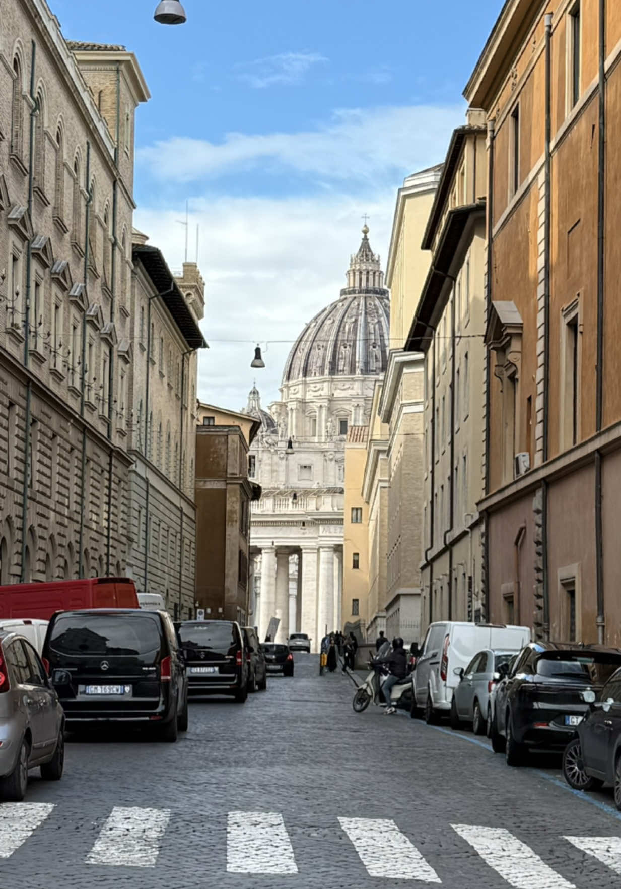 Architecture seems to stopp in time. #rome #architecture #aestheticvideos #cinematic #classicalmusic #greekmythology 