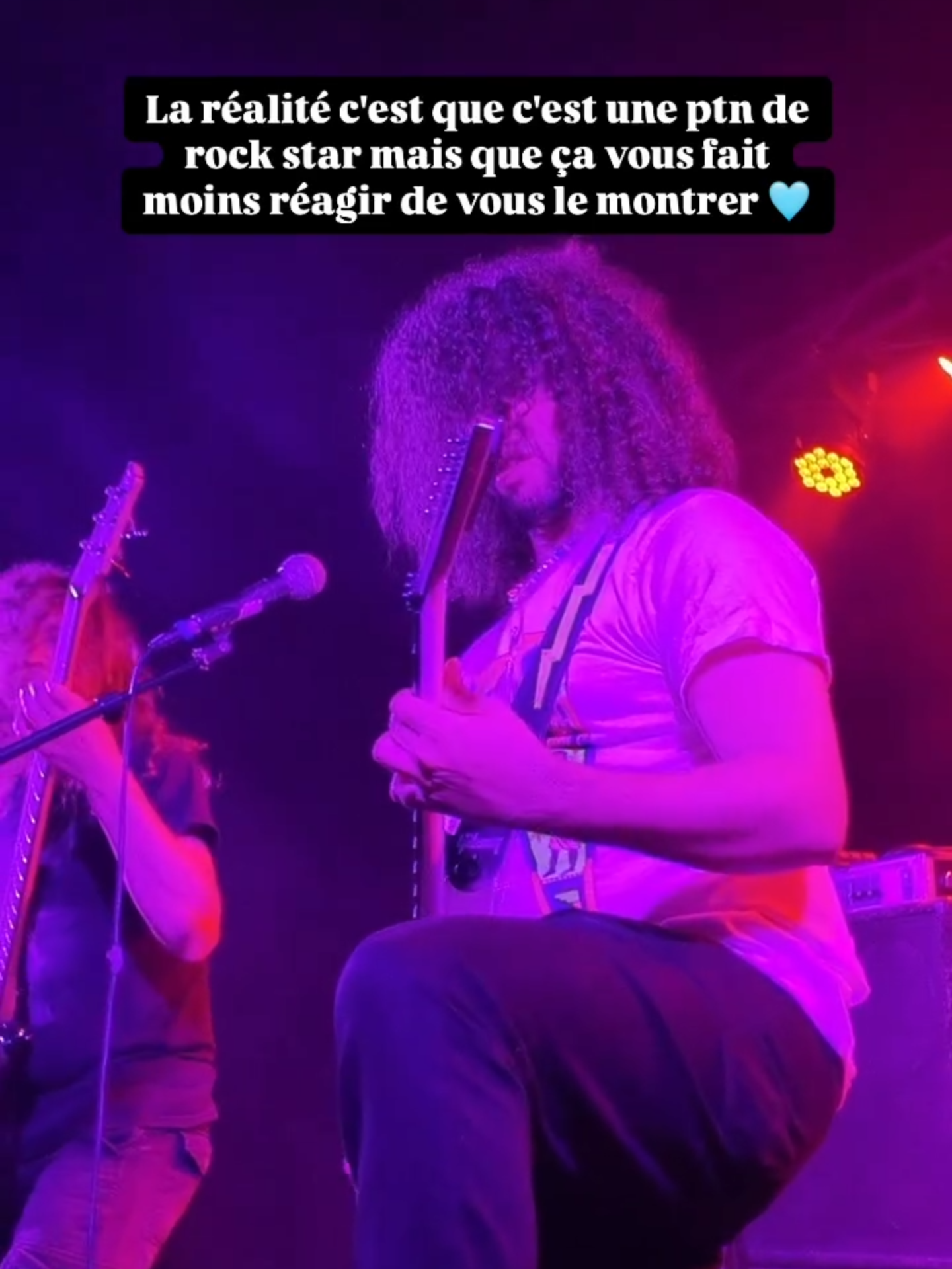 Ma star en vrai @reda.elk.guitar Vous vous en doutiez ? 🩵 #lyon #couplegoals #rockstar