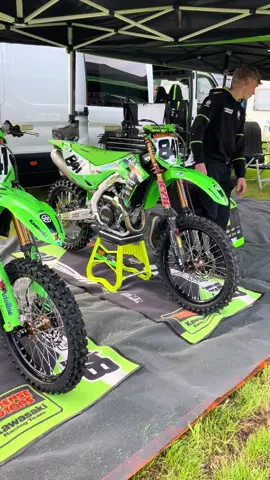 Robert Fobbe’s @Laurense Motors Kawasaki KX 450 F race bikes in the paddock at Markelo Dutch Masters of Motocross Champs last wknd 🟢😎 #kx450f #kx450 #kawasakikx450f #kawasaki450 #kxf #kxf450 #4stroke #4strokepower #4t #4tak #4takt 