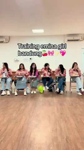 Day 2 training bareng eminaaa 🎀💗✨🌸 #emina #eminagirl #bandunghits #fyppppppppppppppppppppppp 