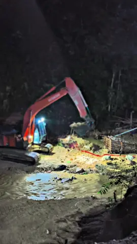 mode malam #tambang #tambangemas  #operator_excavator #hitachiexcavator 