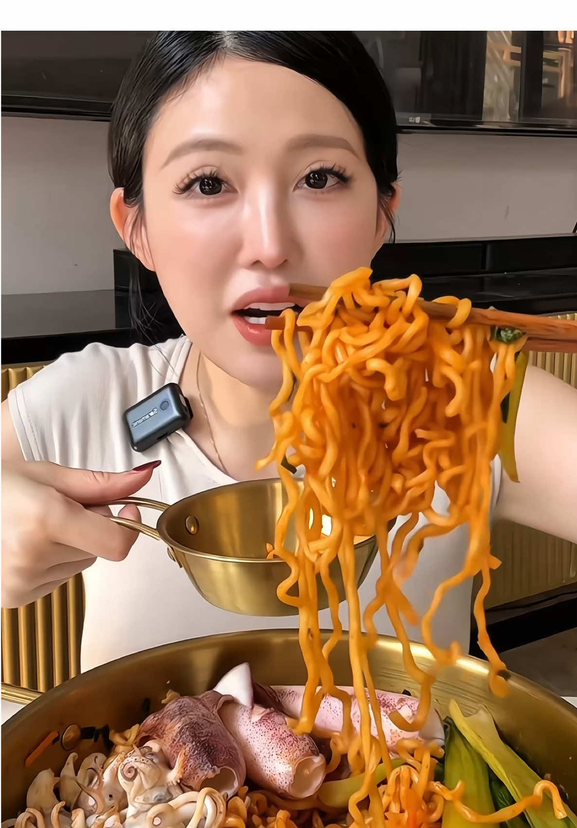 Trời ơi Mì Cay Khô nó cay hơn Mì cay nước nhiều luôn á , đã vậy còn quất cấp 8 🥵🥵🥵🥵 #mukbang #viral #micay #micaycap8 #reviewanngon #andivyoiii #xuhuong #lauracoffee #nhatkimanh 