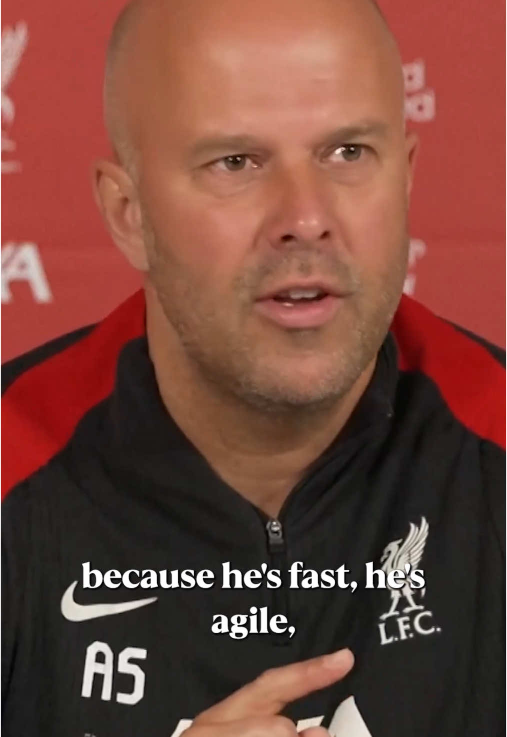 Arne Slot on the talks he had with Trent Alexander-Arnold in pre season 🔴 #fyp #liverpoolfc #alexanderarnold 