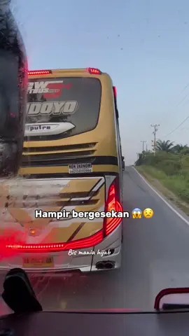 Persaingan Sengitt 🔥🔥 #siliwangiantarnusa  #bus #SAN #handoyo #handoyogrup #lintastimur #bussumatera #fyp 
