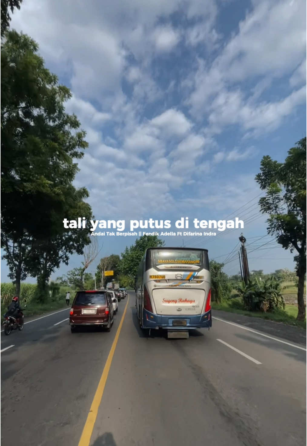 Egoku + egomu = ngoyod seesmarangan #ngoyod #busjawatimuran #sugengrahayu #sumberselamat #sumbergroup #sglovers #vidiobus #ngoyodbus #sumberselamat🐬 #busmania 