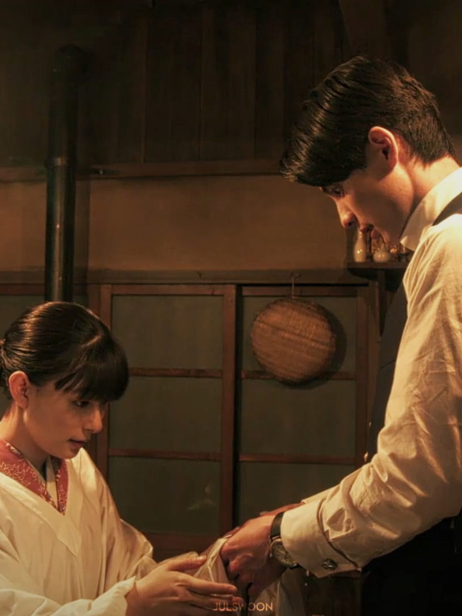 they're married with paper rings. (disclaimer my own translation) #namiurarakanimeotobiyori #jdrama #japanesedrama #kyoyahonda #yoshinekyoko #波うららかにめおと日和