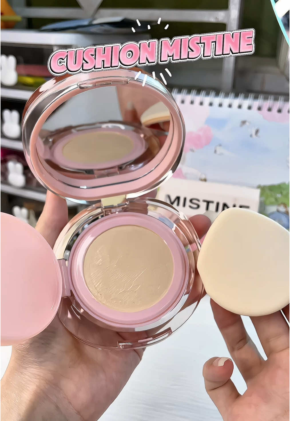 Lần fomo mua hàng thành công nhất của tui chắc phải kể đến là cushion mistine, cushion kiềm dầu ổn, mỏng nhẹ, che khuyết điểm okila, nên thử nha mí bà #songngureview #mistine #cushion #cushionviral #makeup #kbeauty #reviewlamdep #foryou