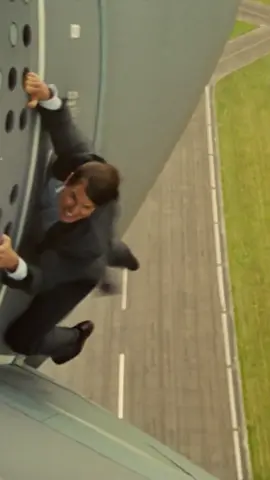Tom Cruise macht mal wieder alle Stunts selbst. Erlebt jetzt nochmal Teil 1 - 6 der 