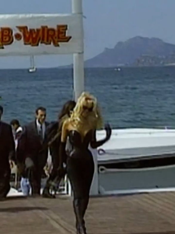Pamela Anderson en el festival de Cannes en 1999 #pamelaanderson #cannes #cineentiktok 