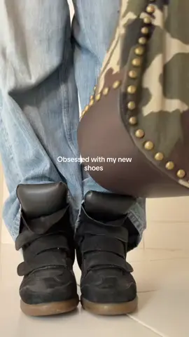 60% Summer Sale! Bootelier, Leather wedge sneakers
