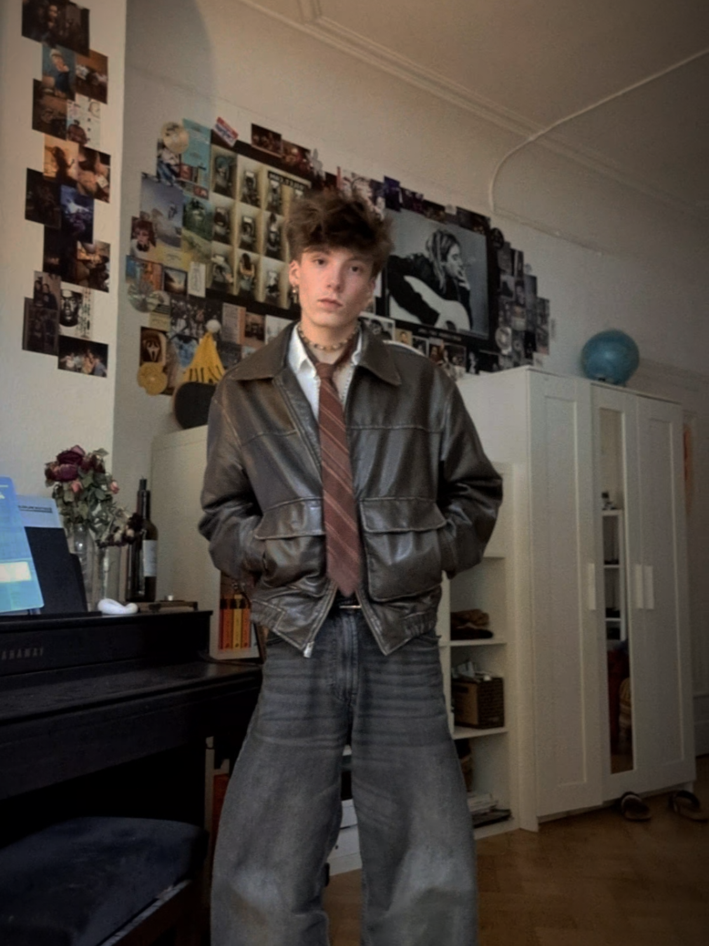 don't complain I like AM #musictaste #leatherjacket #styleinspo #hp #hairstyle #model #fürdich #fyp #inspiration #OOTD #jewelry #viralvideos #fashiontiktok #arcticmonkeys #fitcheck 