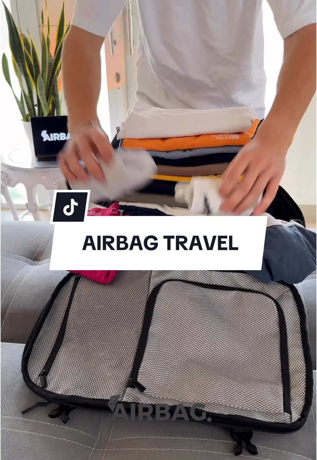 Vous aussi vous en avez marre des frais de bagage ?❌ 🎒Le sac de voyage AIRBAG c'est : • 2 semaines d'affaires • Dimensions cabine • Respect du poids limite imposé (8-12kg) • Aucun frais de bagage garanti ! • 75% de réduction du volume de vos vêtements • De 29l à 60l grâce à la compression sous vide • Multi-compartiments intelligents • Revêtement 100% waterproof #voyage #voyageur #airline #luggage #backpack 