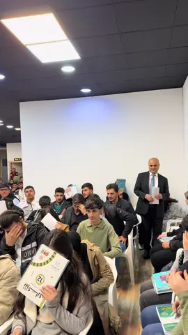 ماشاءالله هەردەم لەخولەکانی م هیوا شوێن نامێنێ