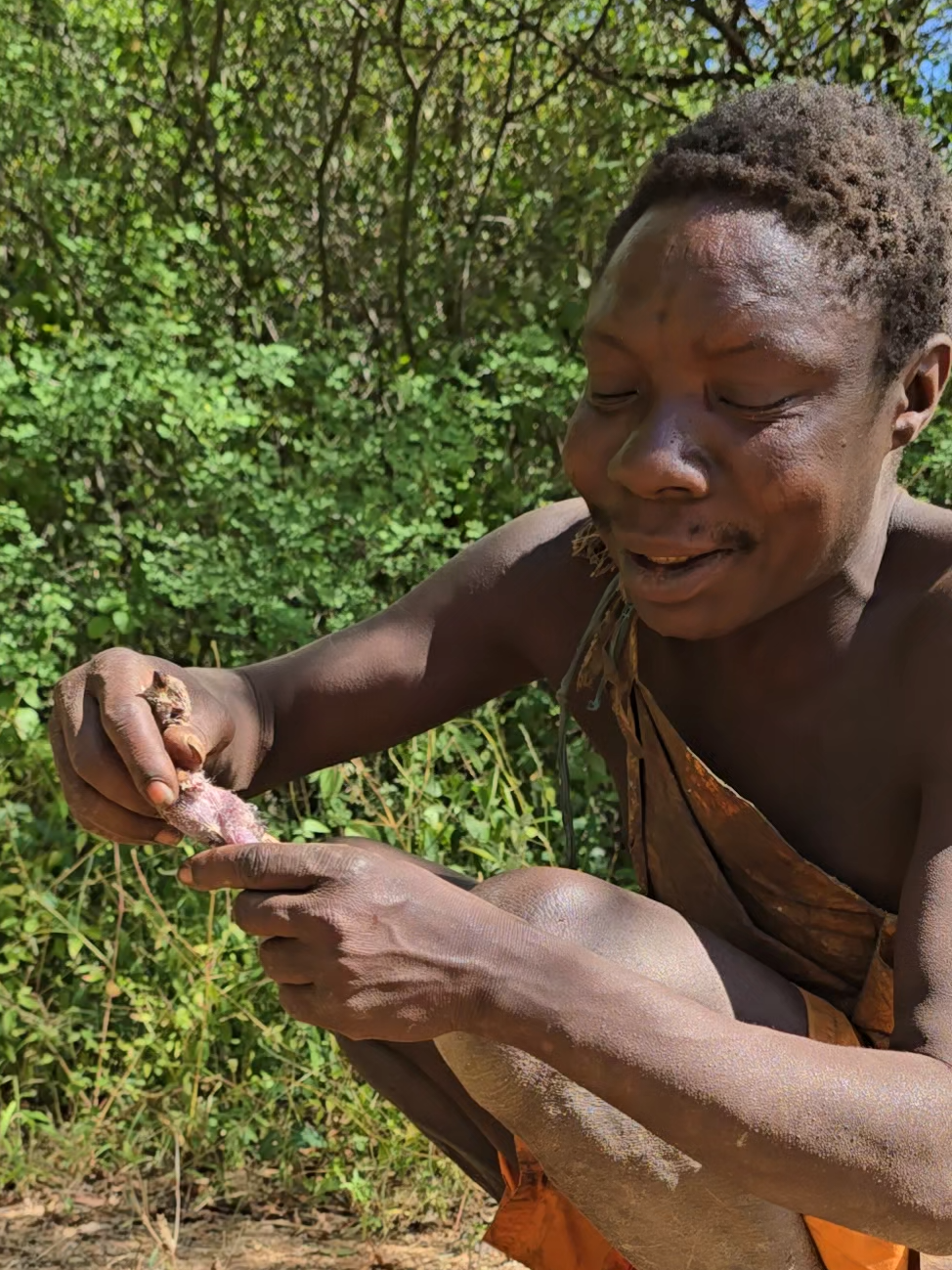 chaaba and his favorite position #chaaba #dudukwe #hadzabetribe #wildlife #africancrazylife #tiktokusa #foryou #viralvideo 