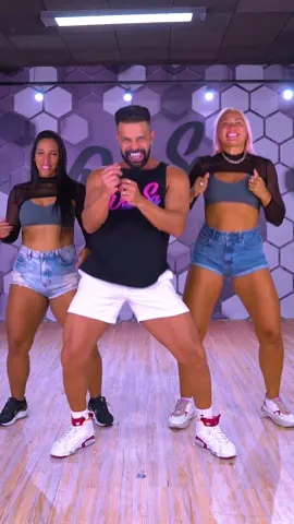 @danielsaboya @natalyluise @olga_naumi @Léo Santana @Melody.oficial.3 #desliza #olhinhonocorpinho #vemdansa #hit #foryou 