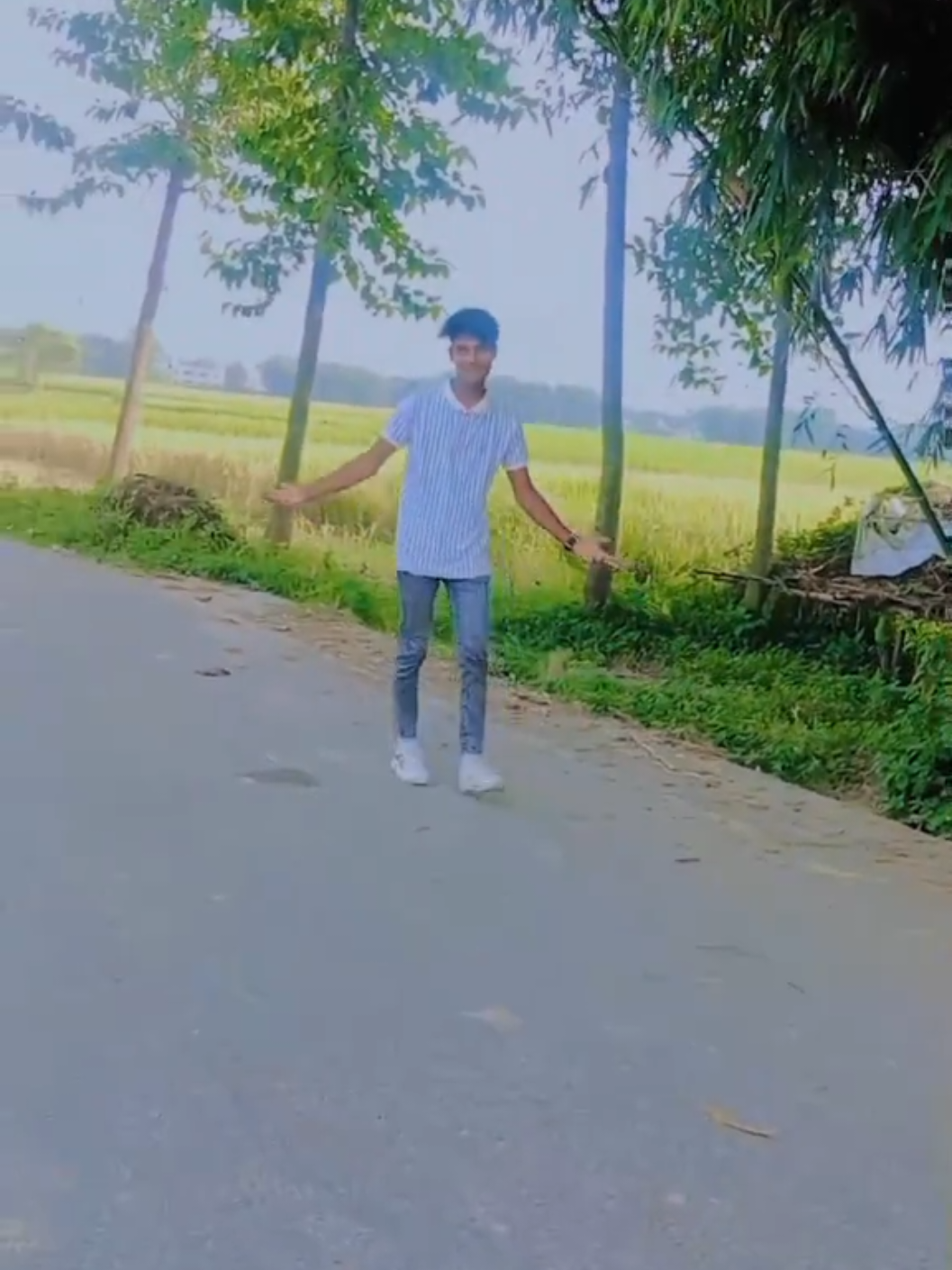 old video.....!!🫣🤤🫵 #support_me #verelvideo #fyyyyyyyyyyyyyyyy #fypシ゚ #support_me_guys_all_world🙏 #tarendinvideo_tok_tok #verelvideo @maa( ◠‿◠ )ki_Ladli( ◠‿◠ )beti @maa( ◠‿◠ )ka_Ladla( ◠‿◠ )beta @COOLEST👑 