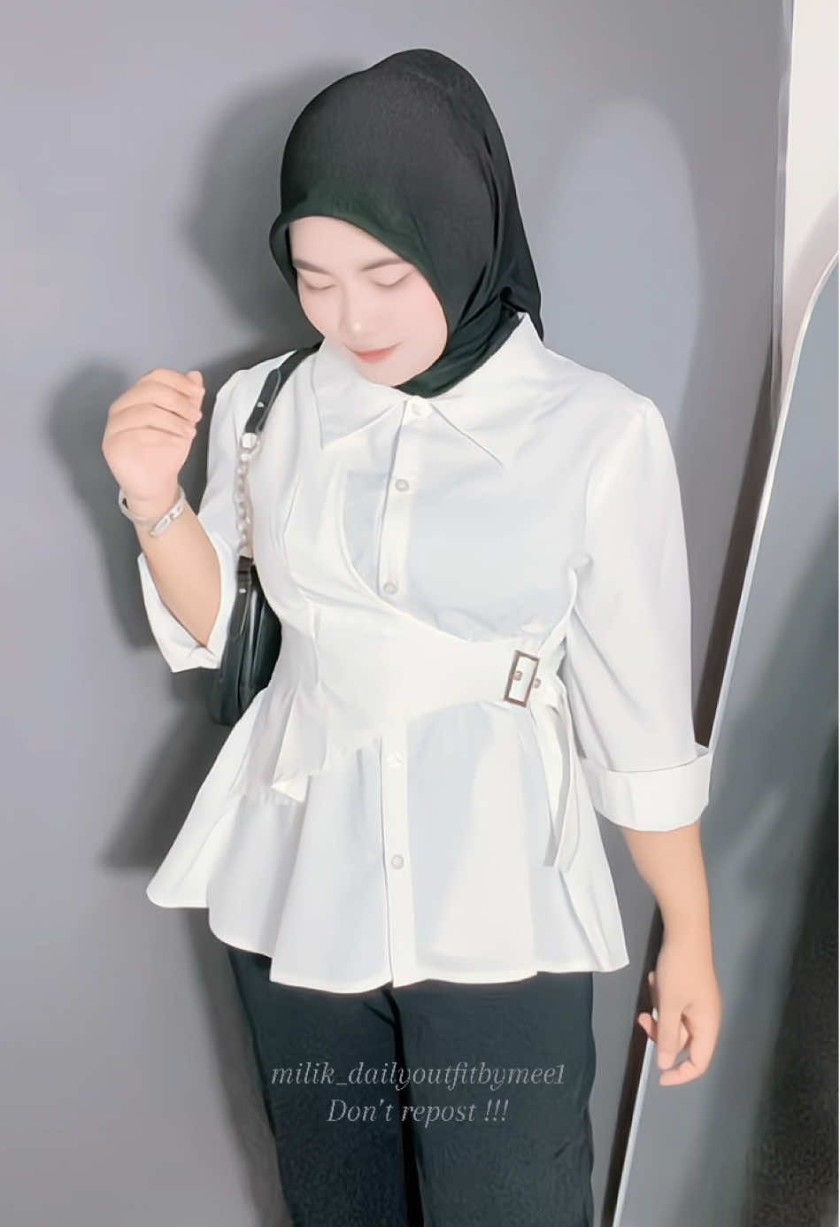 Bagian 14 | Nemu kemejaa cakeup banget😍🎀 yang mau samaan yuk cek di keranjang👆🏻#kemejawanita #taliikatpinggang #kemejastyle #chicmore 