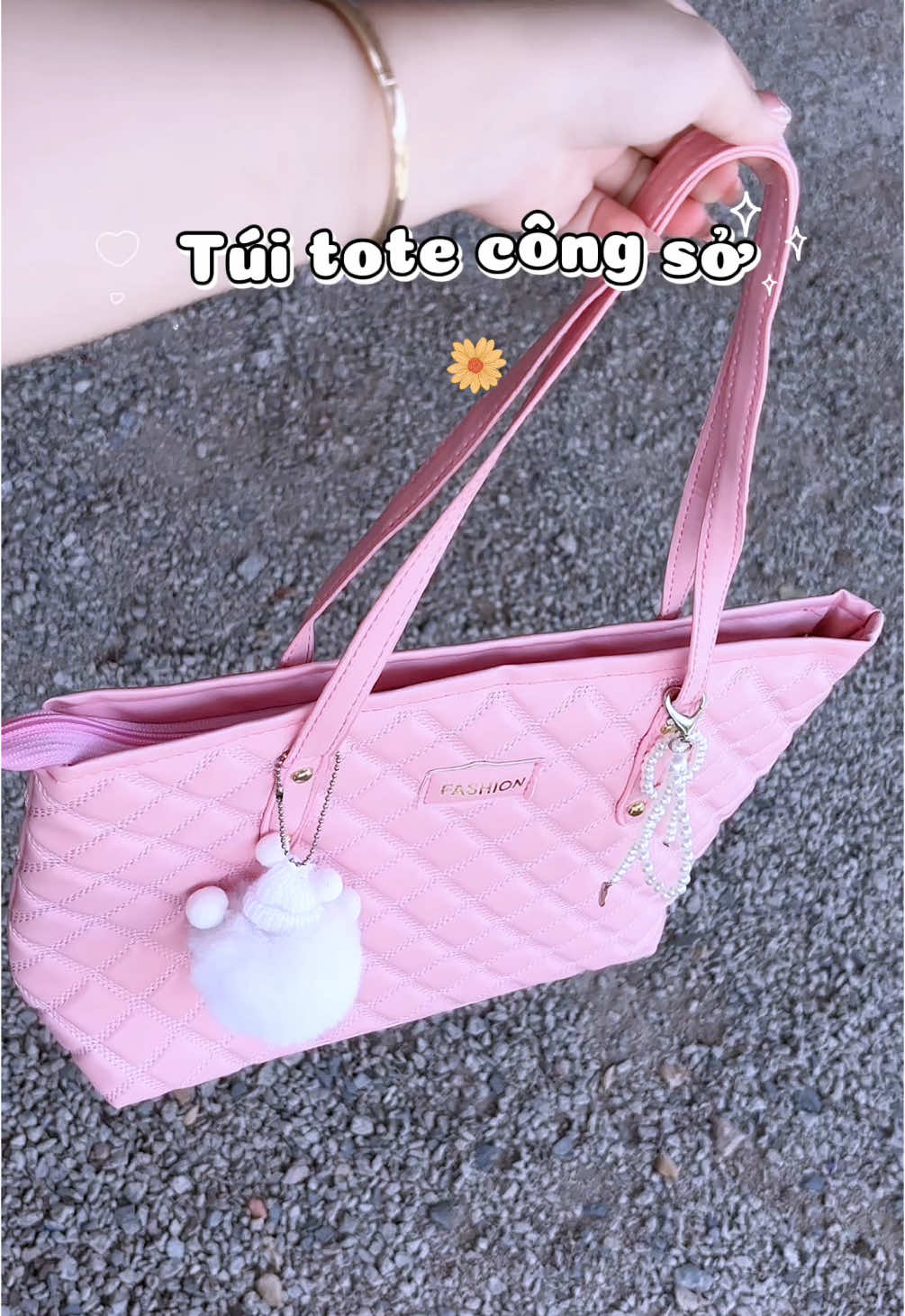 Mua túi ở đây để được tặng charm giá hssv #xh #xuhuongtiktok #viralvideo #tuideocheo #tuixachquangchau #tuikepnach #tuitote #tuicongso 