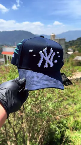 @ThirtyOne Hats PRIMER ANIVERSARIO 🗽☁️ Disponible (Restock) #31hats #gorras #moda #gorrasoriginales #guatemala #venta #viral #online #tusancho #cap #31 #nubes #new #york #estatuadelalibertad #liberty 