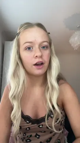 pros and cons of being an influencer! #fyp #prosandcons #influencer #contentcreator #grwm #skincare #microinfluencertiktok #viral? #getthisontheforyoupage 