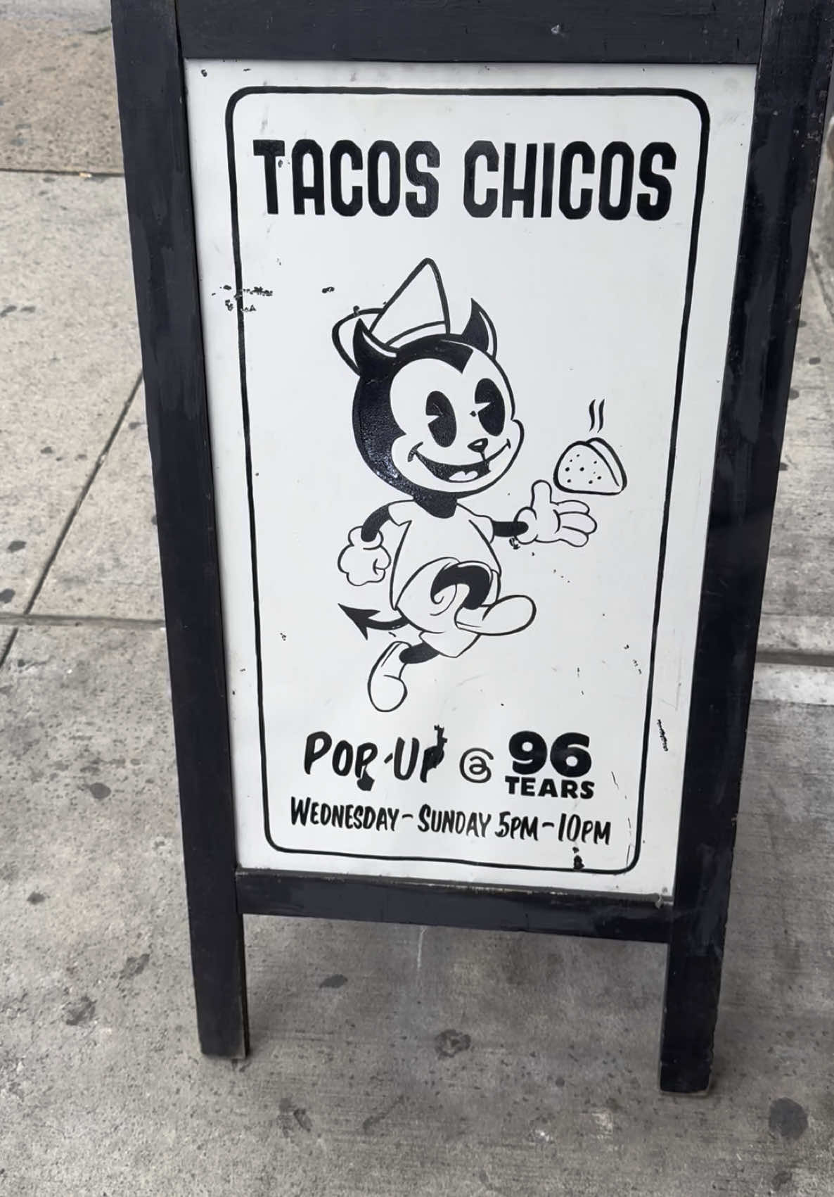 The BEST little pick me up after a long day @Tacos chicos #tacoschicos #nyc #nyceats #tacos #tacosnyc #taqueria #eastvillage #eastvillagefood #nycbars 