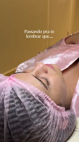 A maquiagem realça, mas a pele bem cuidada transforma! Quando a pele está saudável, a make fica ainda mais bonita, com acabamento impecável e duradouro. Cuide da sua pele, ela é a sua melhor base! #esteticafacial #limpezadepele #biomedicinaestetica #maquiagem #viralvideos #PeleSaudável #MomentodeRelaxamento 