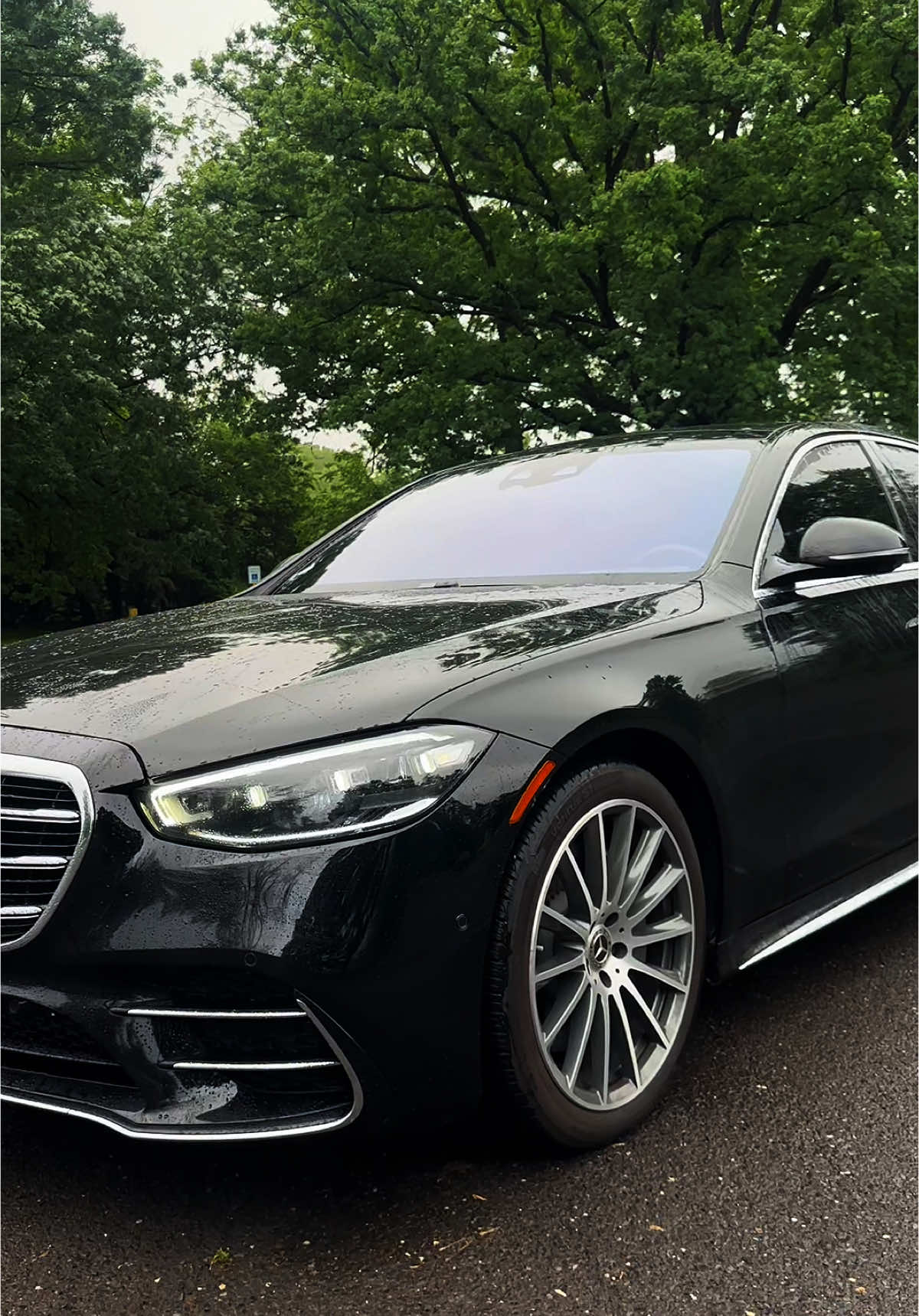 #mercedes #sclass #580 #luxury #car #rainiday #exterior #foryoupage #viral #fyp 