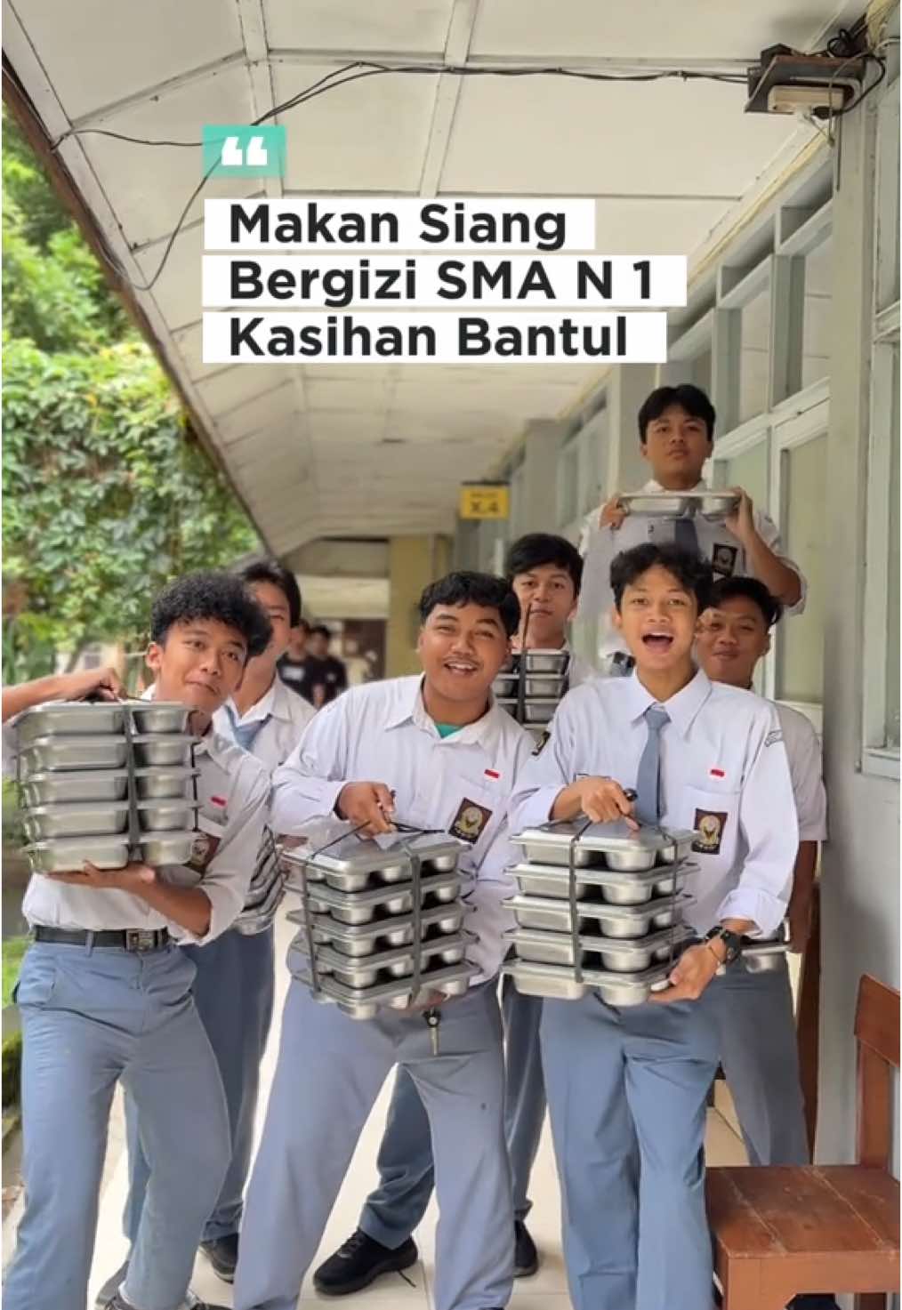 Hallo sedulur Bantul,  Makan siang bergizi gratis di SMA N 1 Kasihan Bantul. Dengan adanya program tersebut para siswa sangat senang 😍❤️