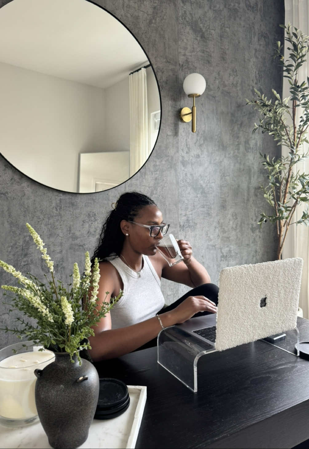 Spend the morning with me as as an unemployed gurly ☕️  #spendthemorningwithme #morningroutine #morning #unemployed #mymorning #mymorningroutine  @La Roche-Posay @LaRochePosayUS @Skinfix @Thayers @SheaMoisture @Clarins USA @Clarins Official @Clean Skin Club 