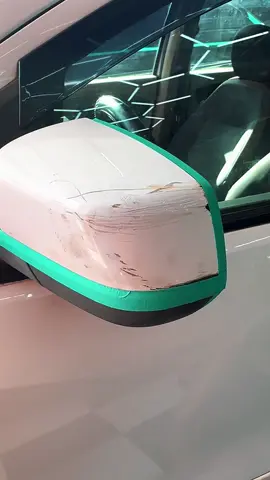 🚗✨ Restauração de Retrovisor com SONAX Cutmax: Brilho e Proteção como Novos! ✨🚗 Na Polimax Família, transformamos retrovisores riscados e desgastados em peças lisas, brilhantes e protegidas! Usamos o Composto Polidor SONAX Cutmax, um produto premium que remove ranhuras, oxidação e imperfeições, devolvendo o aspecto original ao seu retrovisor. 🔧 Por que escolher o SONAX Cutmax? ✔ Ação abrasiva controlada – Remove riscos sem danificar a superfície. ✔ Fácil aplicação – Resultado profissional mesmo em plásticos e vidros. ✔ Proteção duradoura – Previne novos danos e mantém o brilho por mais tempo. ✨ Processo de Restauração: 1️⃣ Limpeza profunda para remover contaminantes. 2️⃣ Polimento com SONAX Cutmax – Elimina riscos e recupera o brilho. 3️⃣ Proteção final para garantir durabilidade. Resultado? Um retrovisor como novo, com acabamento impecável! 🔹 Seu retrovisor está riscado ou opaco? Traga para a Polimax Família e renove seu veículo! #sonax #polimentotecnico✨ #cardetail #esteticaautomotiva #cardetail #polimento #LimpezaAutomotiva