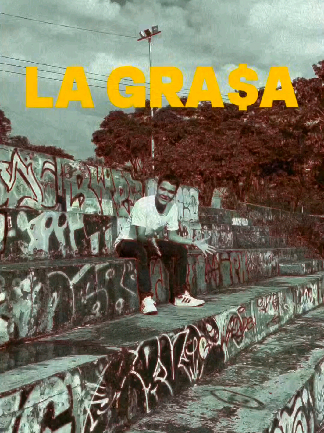 Rapear por rapear. 🔥 Con esa filosofía nació La Gra$a, un proyecto donde cinco leyendas del rap colombiano se unieron para experimentar y compartir estilos únicos.  #rap #rapcolombiano #crudomeansraw #crudo #mañas #metricasfrias #dobleporcion #zetazeta #granuja #gordosarkasmus #medellin #musicalatina #fyp 