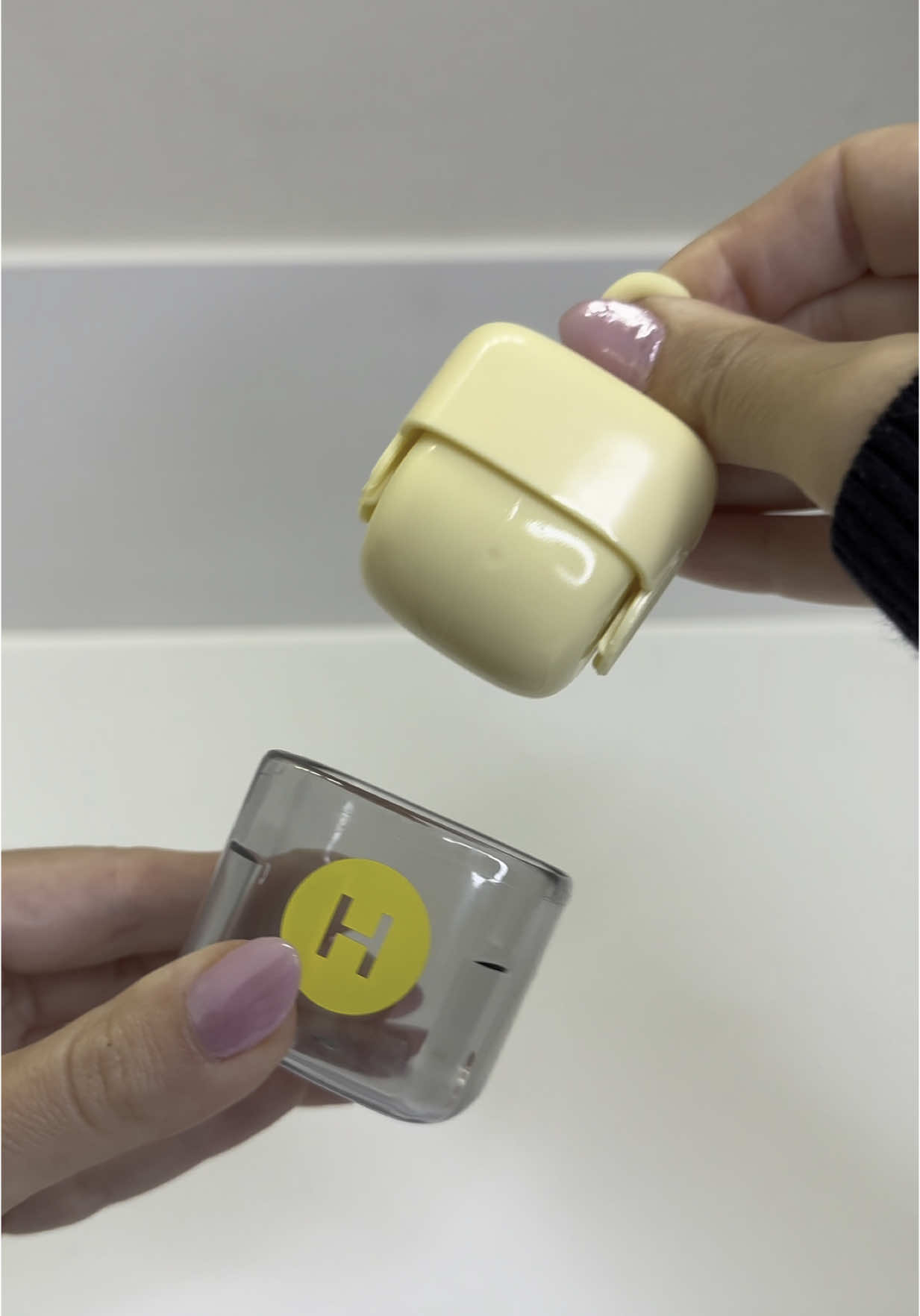 🔗In Bio! Amazon Genius Find 💛 #pethairremoval #lintroller #reusablelintroller #amazonfind #amazongadgets #amaoznhome #coolgadgets 