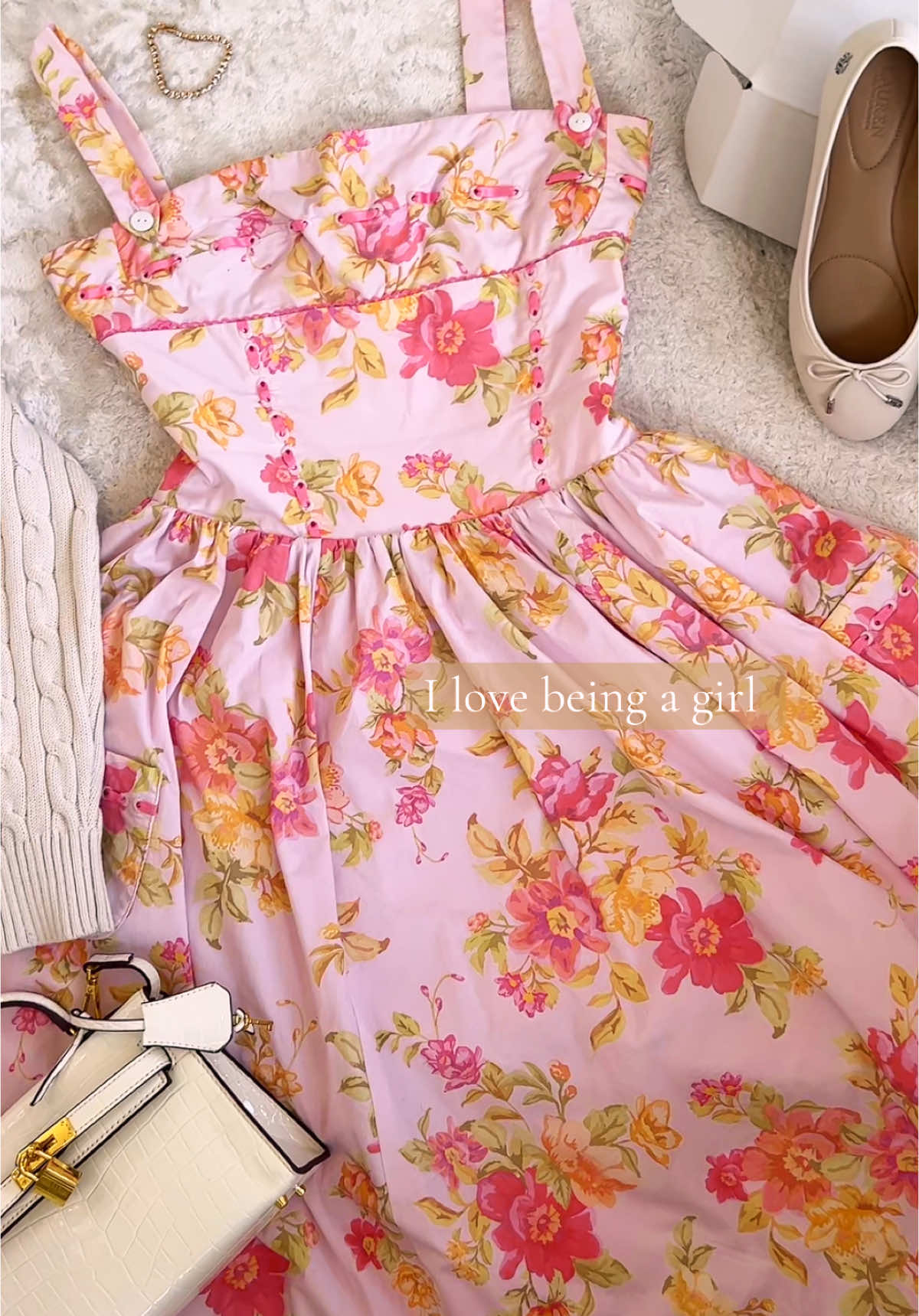 How do you explain this feeling to men? 🤔💖  @houseofcb @Ralph Lauren @Mason Pearson @Charlotte Tilbury @Too Faced @chanel.beauty #themacsisters #summeroutfits #feminineenergy 
