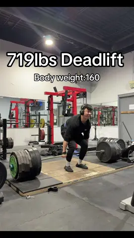Deadlift pr #GymTok #Fitness #bodybuilding #gym #shredded #muscle #motivation 