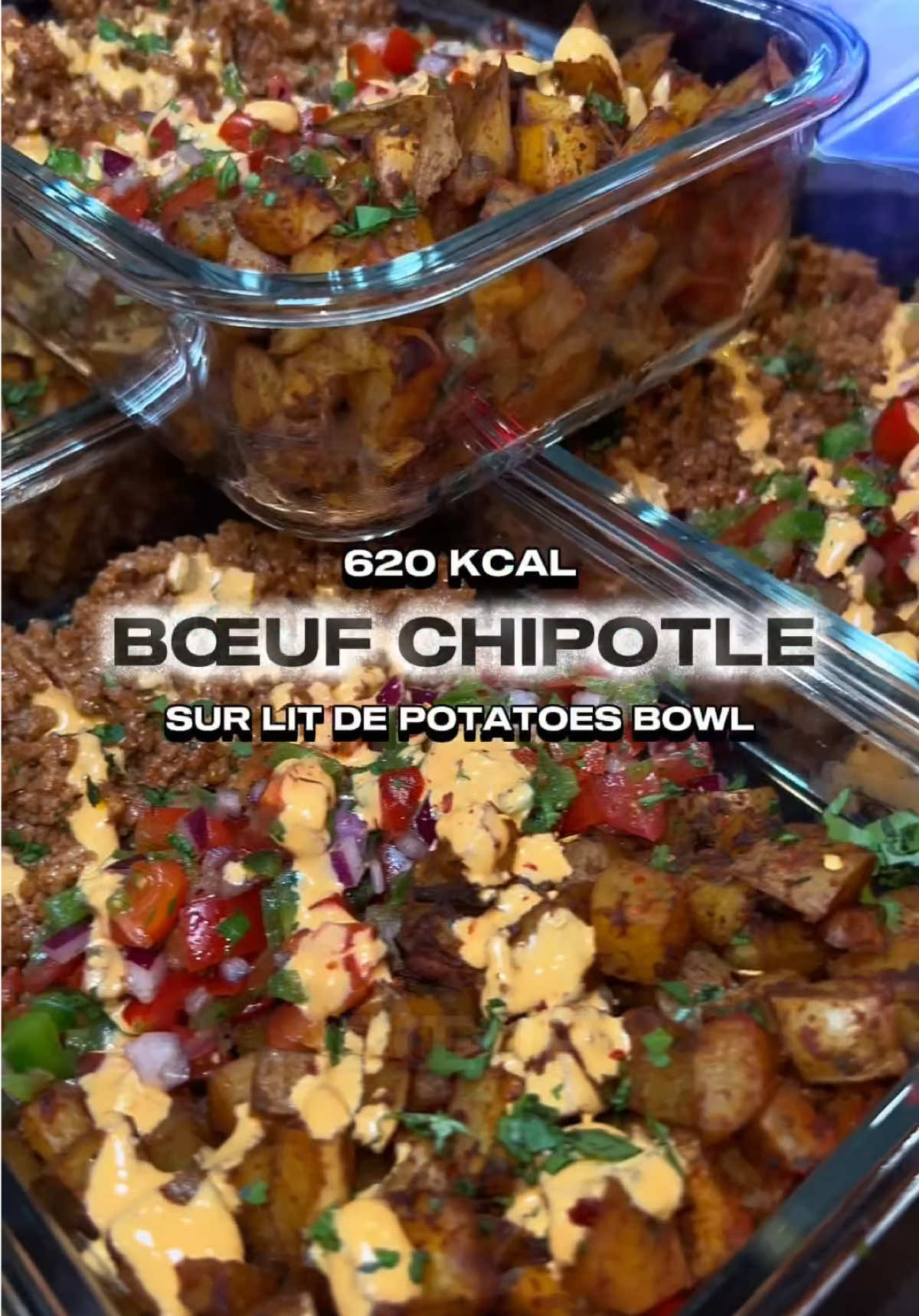 Boeuf Chipotle 🥩 🍟 Je vais te montrer qu’avec un petit budget tu peux te faire 5 repas équilibrés et hyperprotéinés. INGRÉDIENTS: - 700g de viande hachée 5% 🥩 - 240g de petits suisses - 1kg500 de pommes de terre 🥔 - 150g de mozzarella 🧀 - 2 poivrons 🫑 🌶️ - De la mayo allégée - Du mélange fajitas ou mexicain 🌯 - Citron 🍋 - Coriandre 🌿 - Oignon rouge - Tomates 🍅 - 100g de concentré de tomates 🍅 - Sauce Sriracha - Des épices si t’es pas un Doberman Macros (Macros entières en fin de vidéo 🎥): → 620kcal / 63g de prot . ⏱️ Temps de préparation : 30min #Diet #seche #prisedemasse #protein #GymTok #healthyreceipe #musculation #recettefacile #recetterapide #recettehealthy #gomuscu #gymrat #pancakesrecipe #fitfood #easyreceipe #healthycooking #comfortfood #foodtiktok #yum #yummyfood #cooking #myfavoriterecipe #mealprep #mealprepideas 