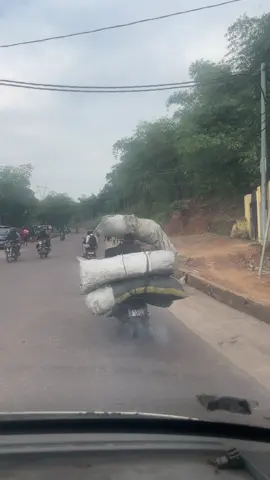Sincèrement ce pays 💔🥹 aujourd’hui sur la route botala motard 💔🫢#congolaise🇨🇩 #kinshasa🇨🇩 #aujourdhui #route 