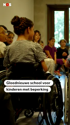 In Rotterdam opende vrijdag deze hypermoderne mytyl- en tyltylschool officieel zijn deuren. Dat is fijn voor Jasmin en haar tweelingbroer Deniz. Eerst moesten ze allebei naar een andere speciale school, nu zitten ze samen in hetzelfde gebouw. #beperking #school #nos #nosnieuws
