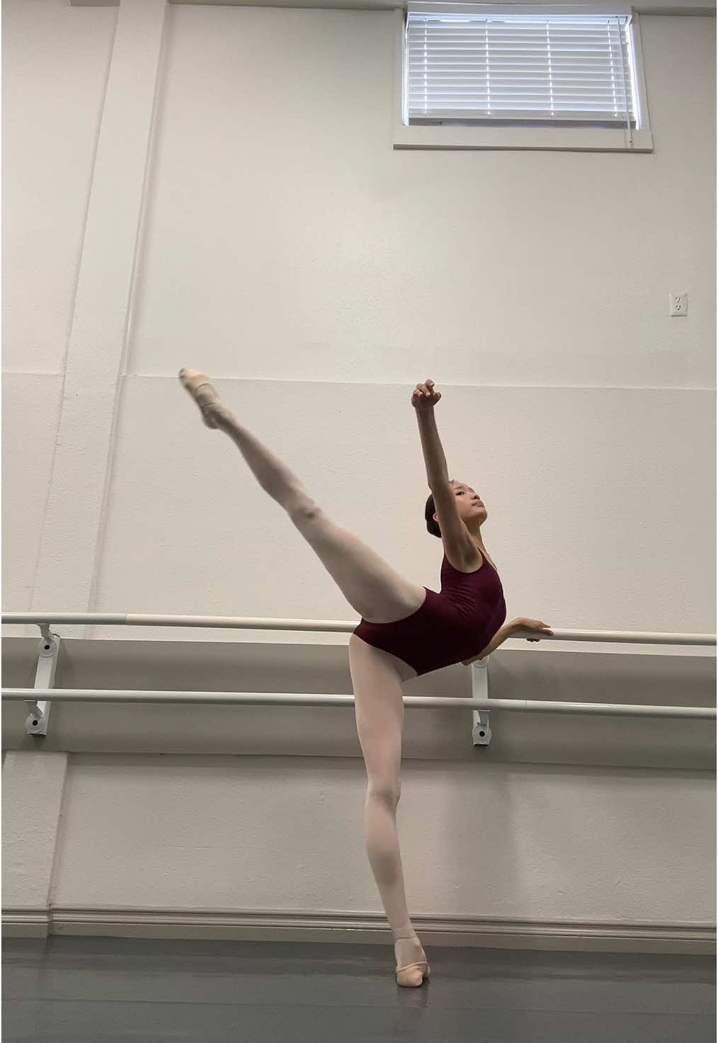 was so bored so I tried the Vaganova challenge (was actually pretty easy🫠) #ballet #ballettok #ballettrend #vaganova #balletdancer #ballerina #balletcore #fyp #fypシ #foryoupage #viralvideo #fypシ゚viral #fypage 
