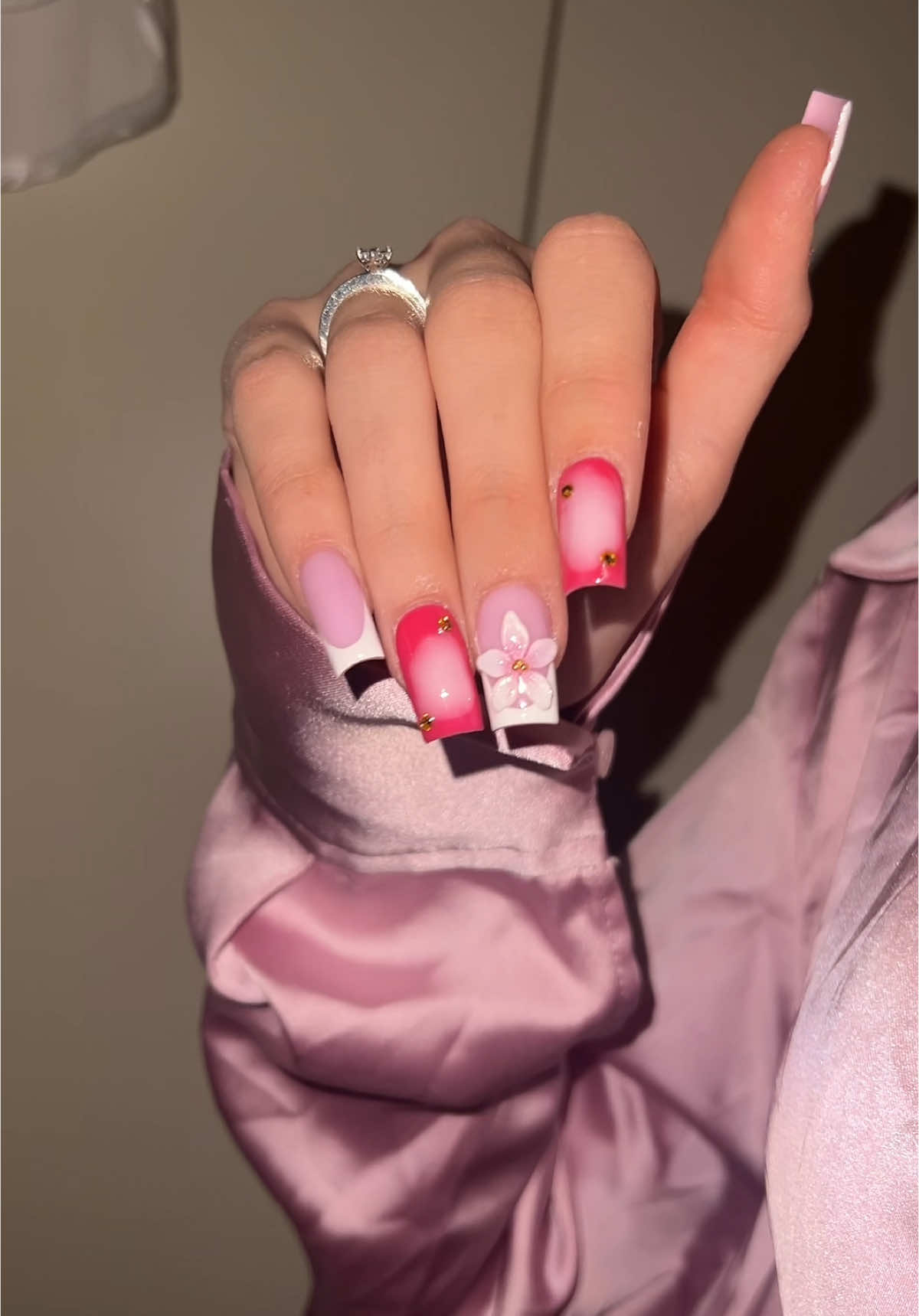 i‘m not perfect but my nails are 💕 #foryou #foryoupage #viral #pourtoi #fy #fyp #trend #nails #nailart #4you 