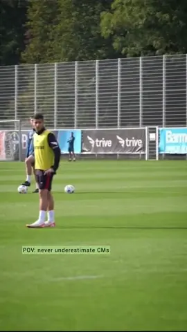 Pov: Never underestimate Central midfielders in Football #tiktok #football #soccerskills #midfielderskills 