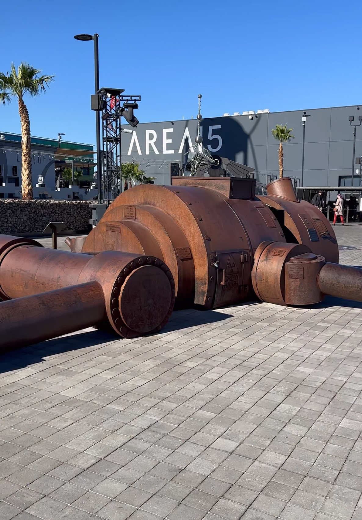 Mechan9 is always listening🤖👂   Have you unlocked the mystery behind Art Island? Check out our outdoor art gallery & tell us your favorite piece 🎨🌀#AREA15 #LasVegas #immersiveart 
