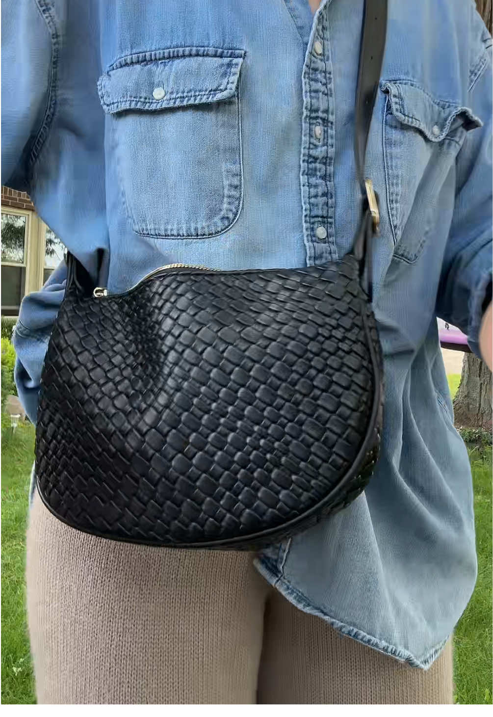 Woven cross body bag 😍 #woven #wovenbag #wovencrossbodybag #crossbodybag #crossbodybags #crossbodypurse #purse #pursetok #purses #bag #bags #tiktokshopcreatorpicks #tiktokshopmemorialday #tiktokshopsummerturnup #dealsforyoudays 