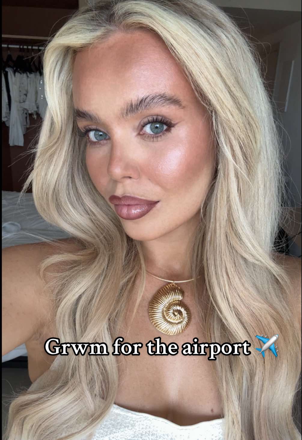 It’s airport crush time ✈️ #grwm #getreadywithme #chattygrwm #grwmmakeup #holiday #holidaymakeup #airportgrwm #holidaygrwm #GlowUp #fyp #foryou 