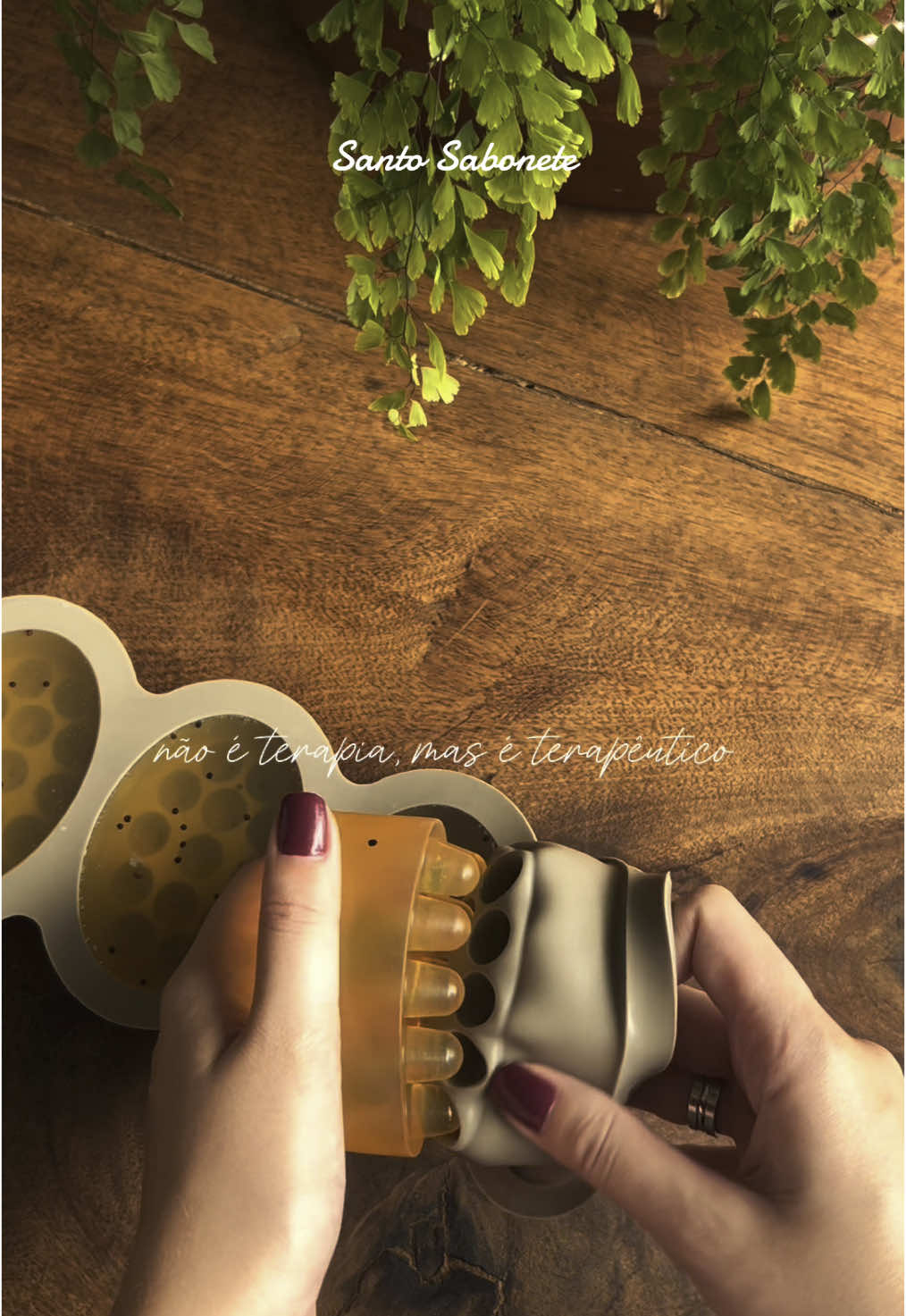 Um amor por desmoldar sabonetes… 🥰✨🫧🩵 O qual terapêutico é assistir também?  #saboariaartesanal #sabonetecalmante #terapia #empreendedorismofeminino #cosmetics #sabonetenatural 