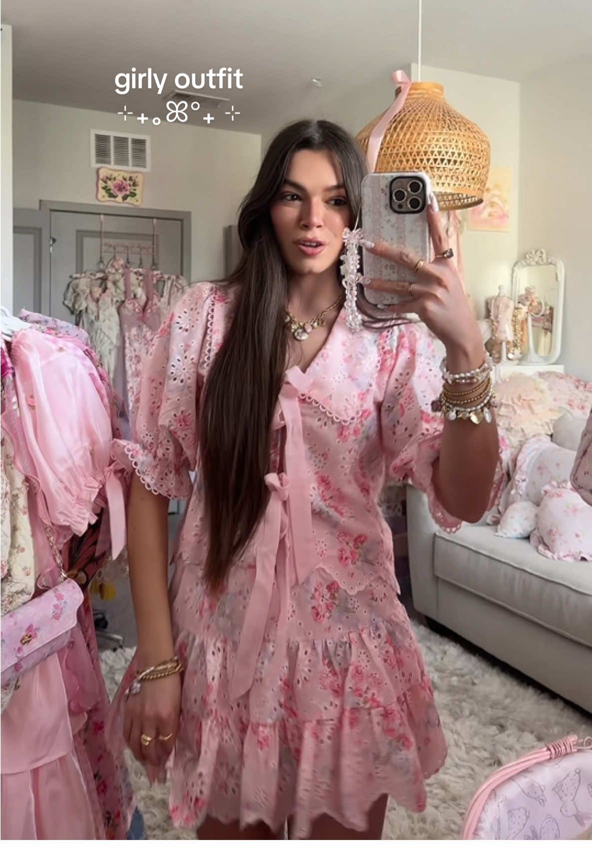 Girly outfits ˖𓍢ִ໋🌷͙֒✧🧚‍♀️🪷˚.⋆🌸 ~ mis outfits rosa son mis favoritos ‎♡₊˚ muy femeninos y coquette, al estilo shabby chic  ~ este set rosa me encantó es de @Barudah House ⊹₊｡ꕤ  pueden usar el código: GABBY  ~ Funda ~ phone case: @stackedcases  ~ girly outfit ~ pink outfits ~ coquette outfits ~ girly style ~ cute outfits ~ shabby chic ~ girly try on haul ~ shabby chic outfits ~ shabby chic clothes   #shabbychic #girlyoutfit #pinkoutfit #shabbychicstyle #coquette #coquetteoutfits #cuteoutfits #girly #girlystyle 