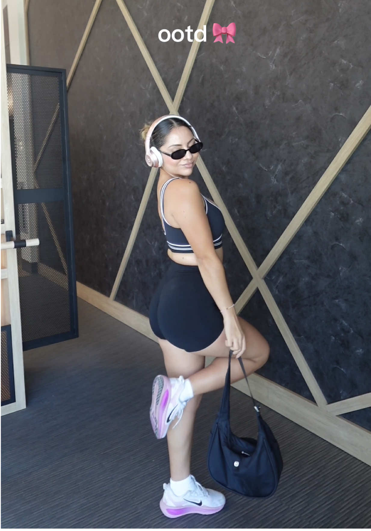 gym ootd 🎀 #gymootd #latinasgymtok #aloyoga #cutegymfit #latinacontentcreator #microinfluencer #creatorsearchinsights #fypシ #parariviral 