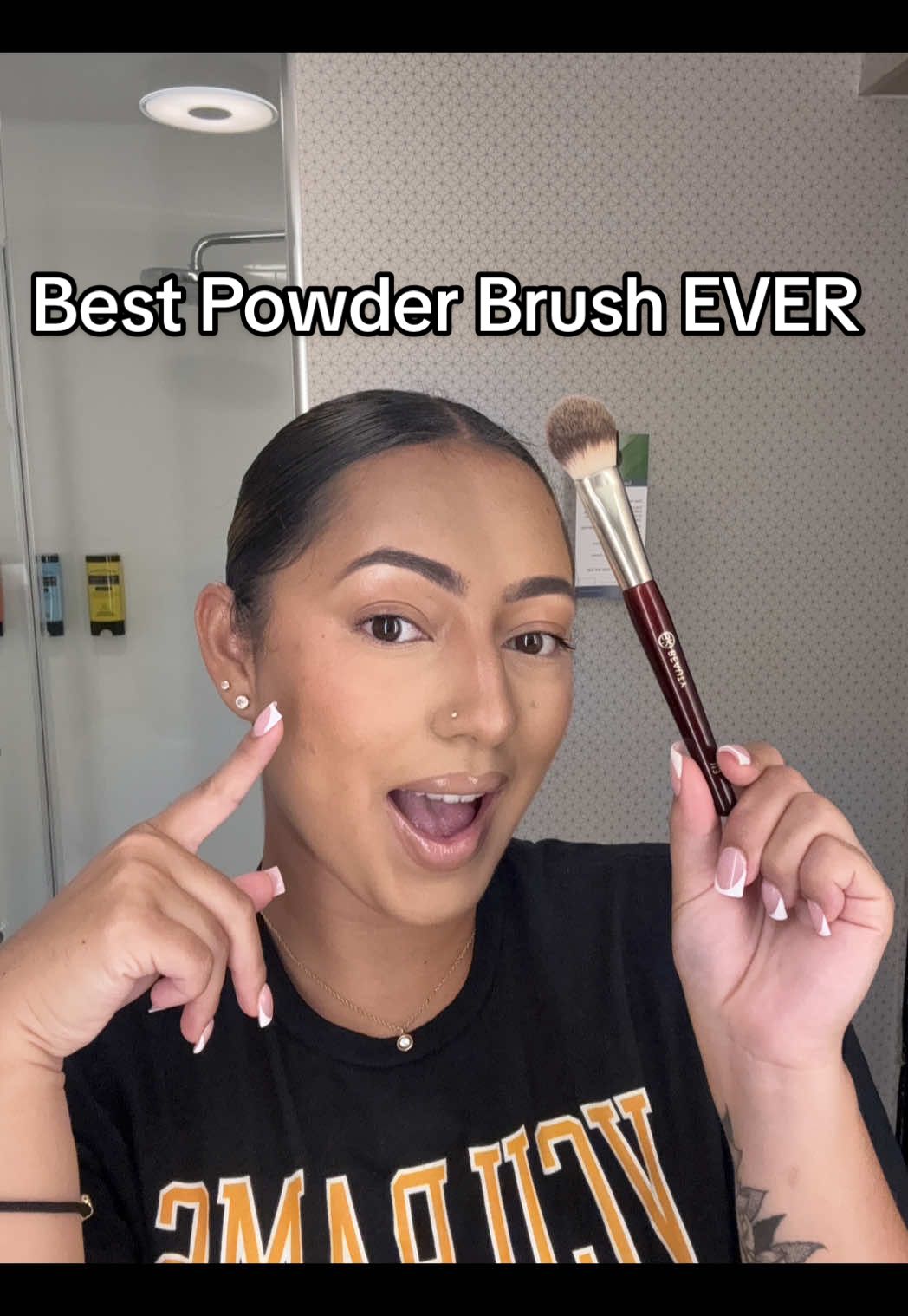 I thought all brushes were the same until I tried this one 😱 @BK Beauty Brushes #MakeupRoutine #MakeupLovers #powderbrush  ##MakeupTikTok#BeautyHacks #MakeupTips #GRWM