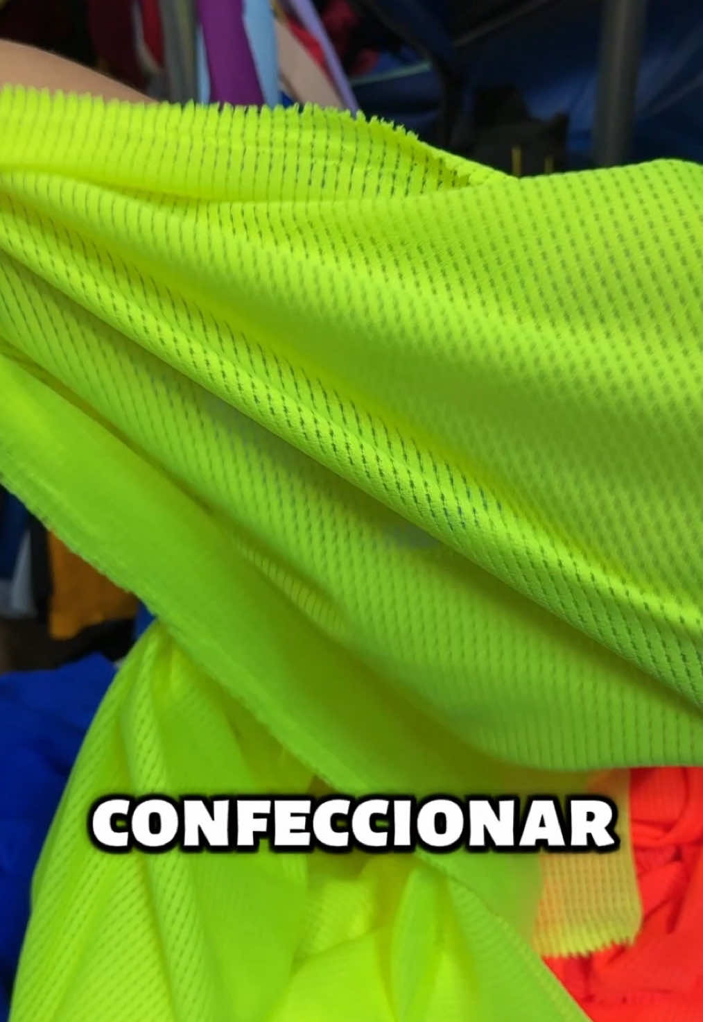 ¿Buscas una tela que lo tenga TODO? 🤔 Ligera, resistente, fresca y de calidad 💯 Perfecta para prendas deportivas 🏋️‍♀️ ¡Así es la tela wafer! 🌟 Ideal para: Chalecos deportivos 🏋️‍♂️ Prendas deportivas 🏃‍♀️ Interiores de polos 👕 Corre a la tienda antes de que se agote ⏰ ¡Y dale ese toque de frescura a tus confecciones! #gamarra #telasdeportivas #telasxmetro #telasxmayor 